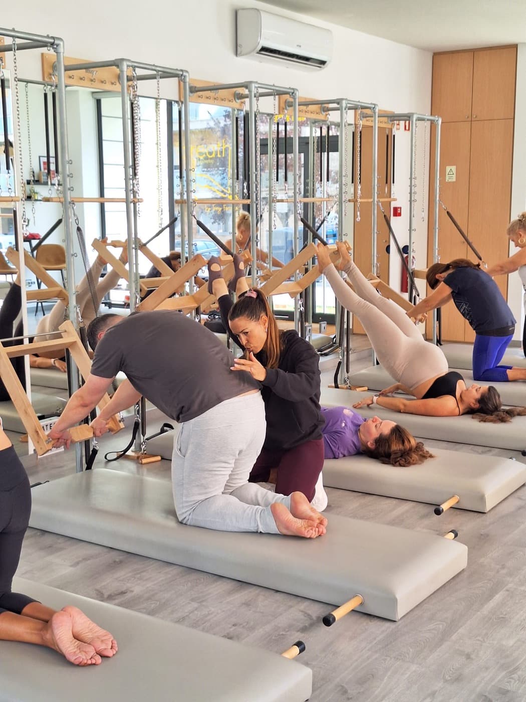 Aula na Unidade de parede, no Pilates Gaia