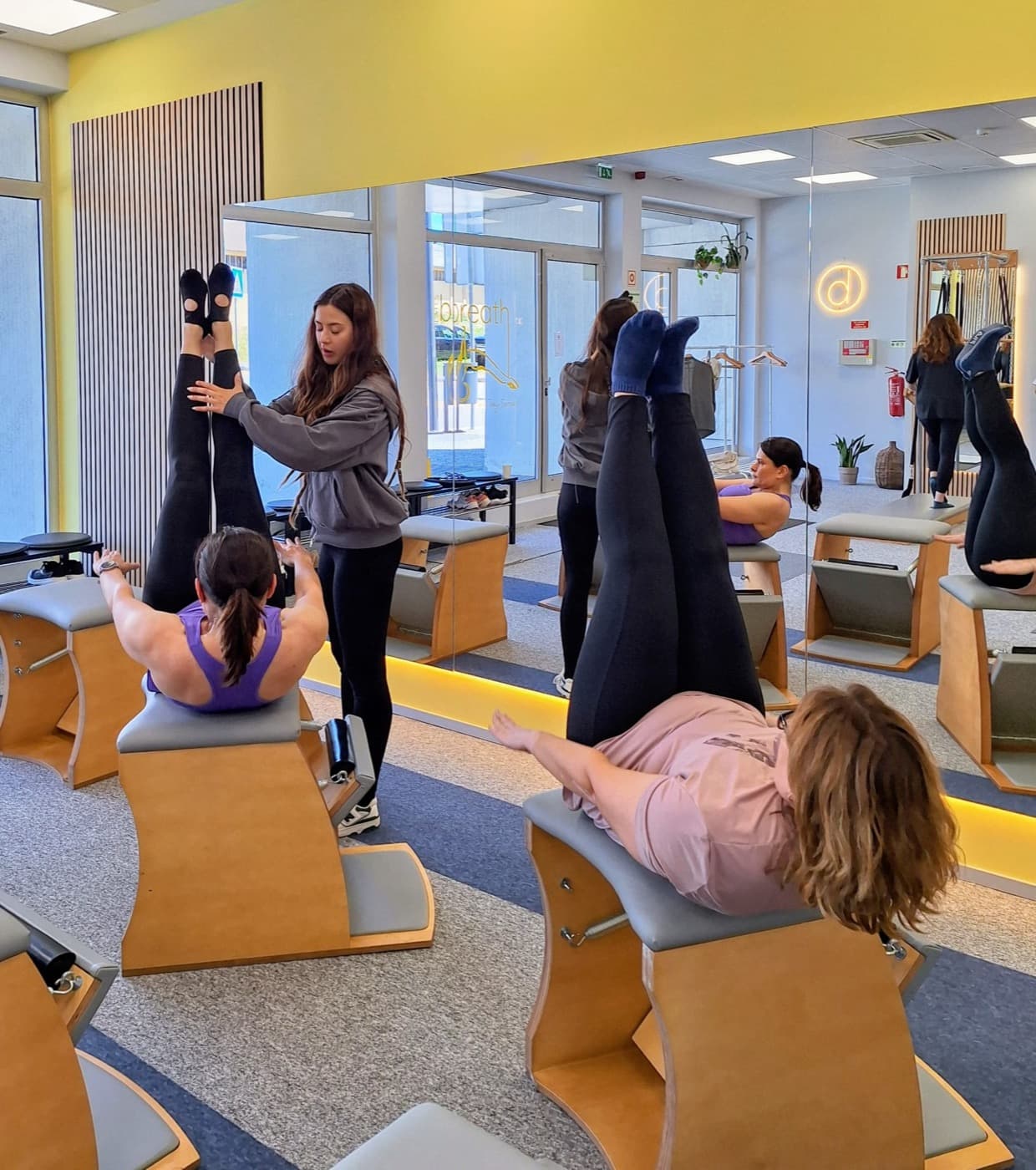 Aula de Wunda Chair no Pilates Maia