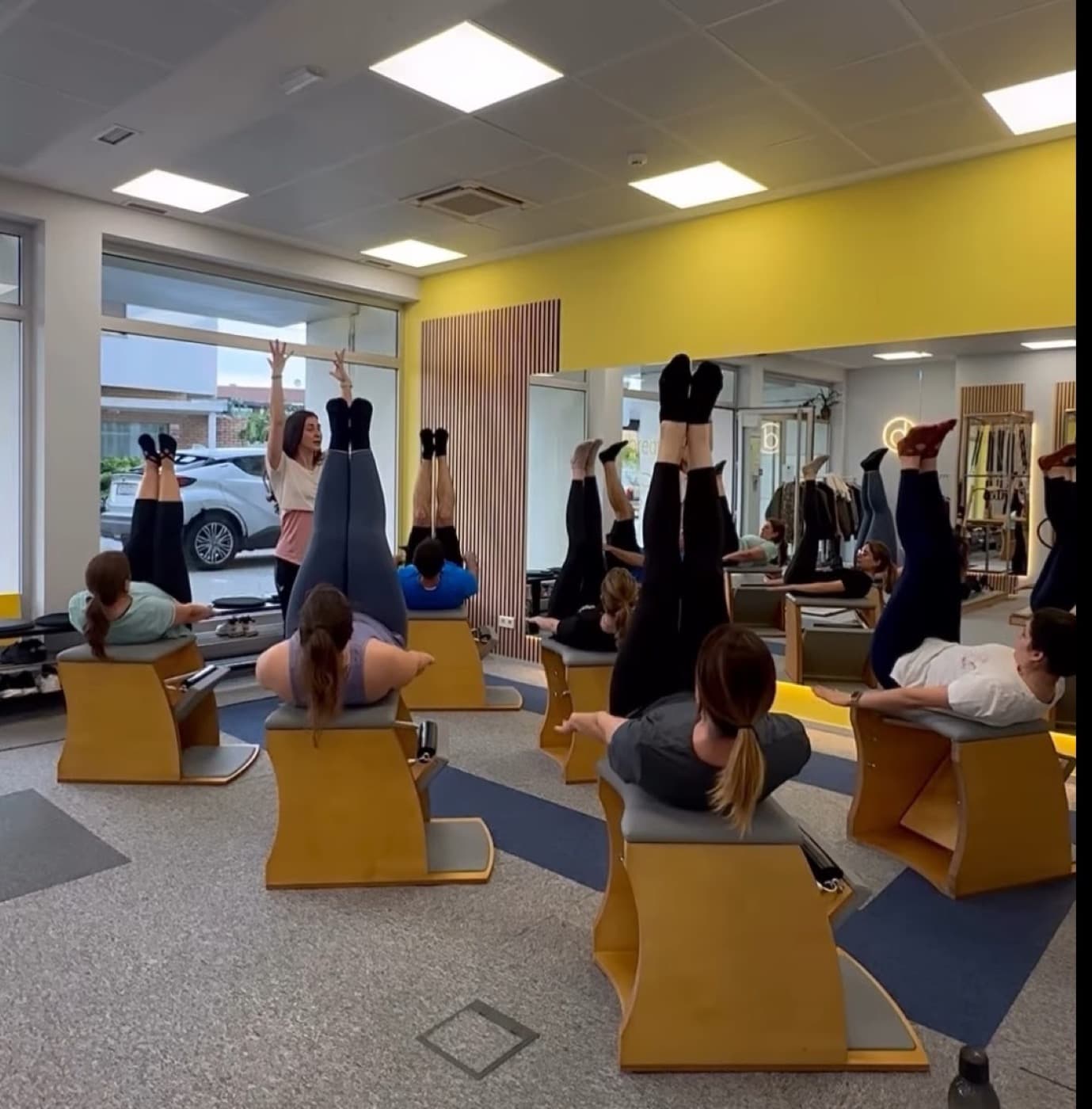 Aula de Wunda Chair no Pilates Maia