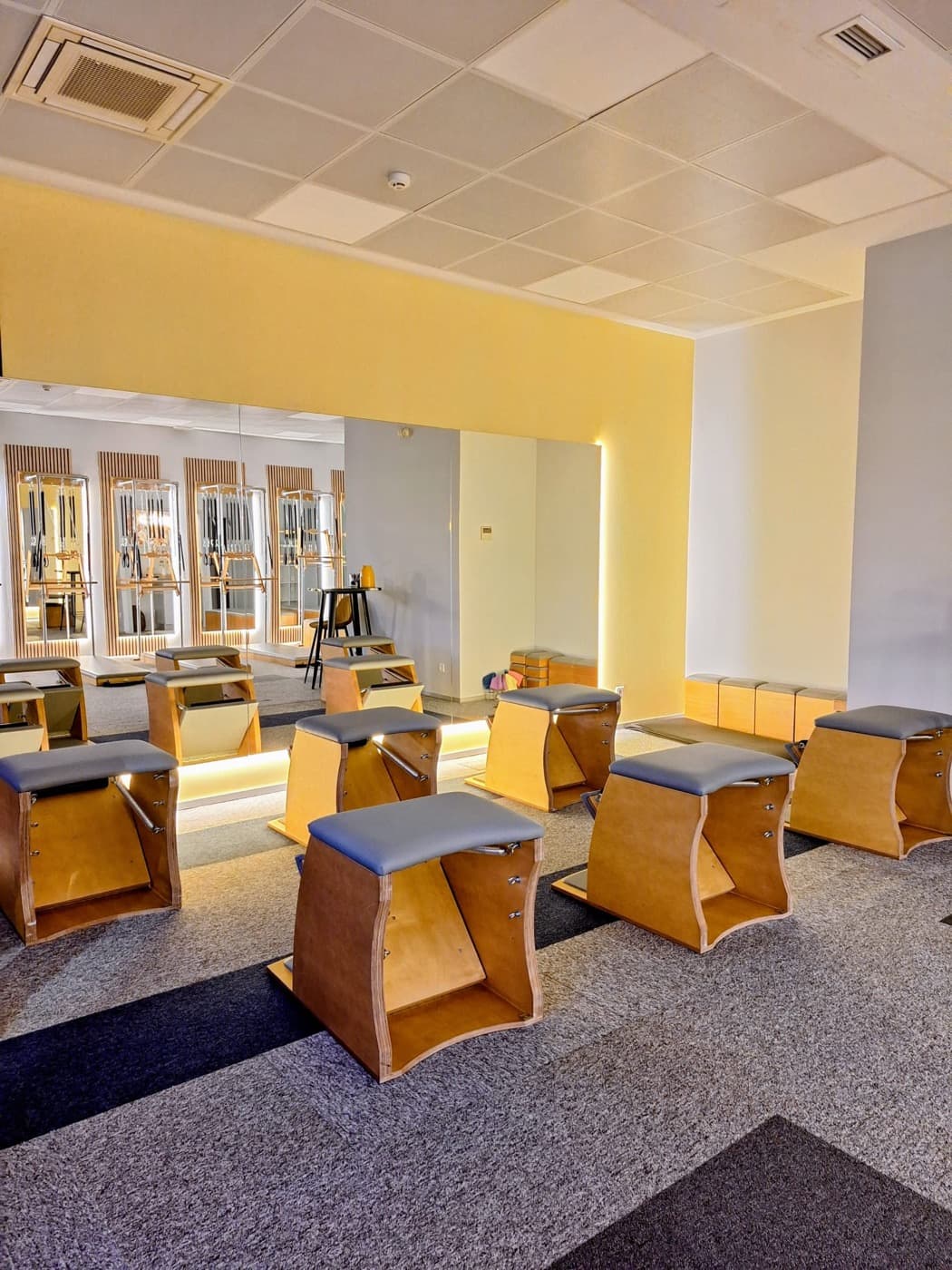 Aula de Wunda Chair no Pilates Maia